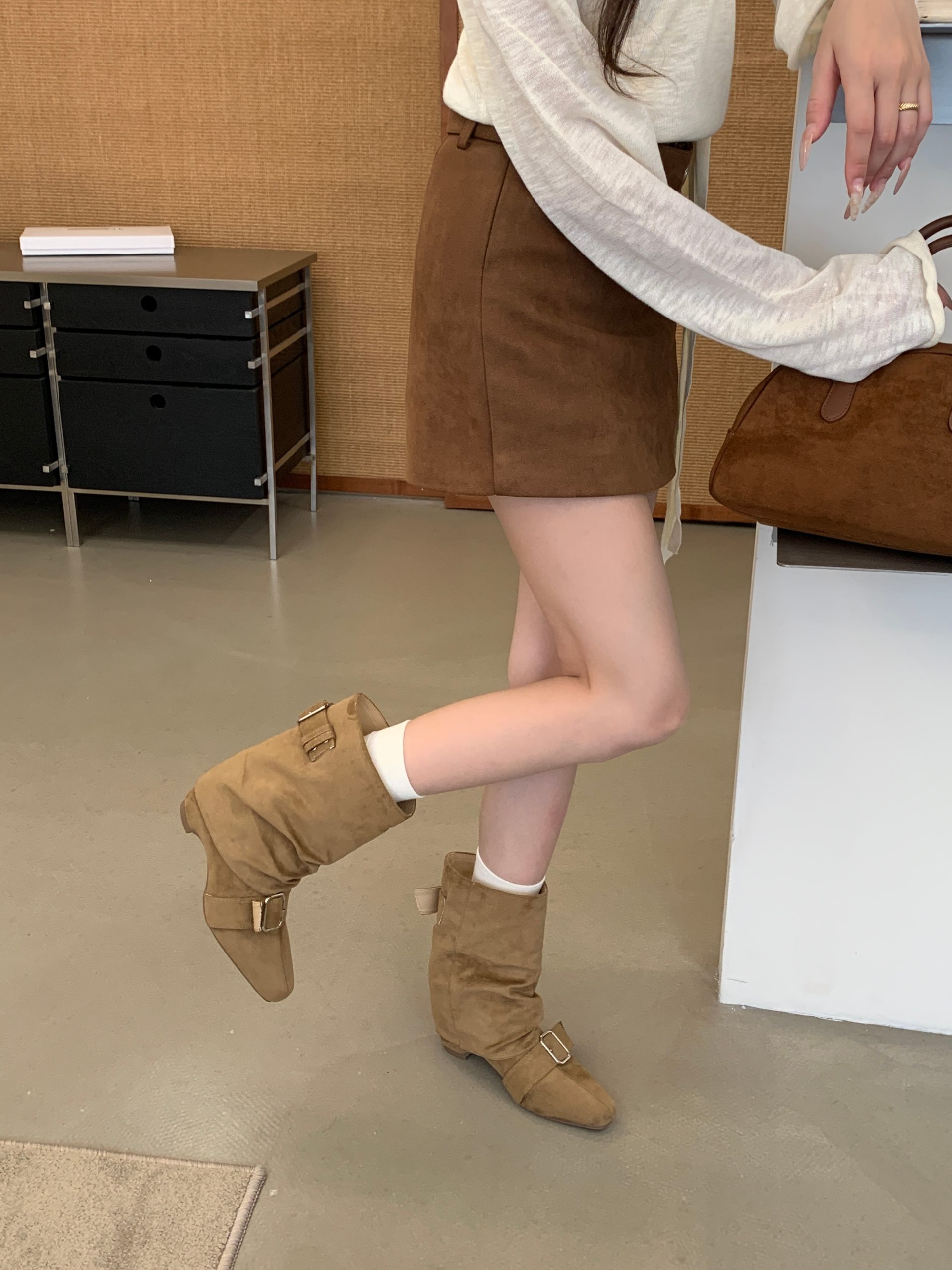 designer-vintage-slim-boots-2026-autumn-winter-new-folded-stacked-boots-short-boots_1