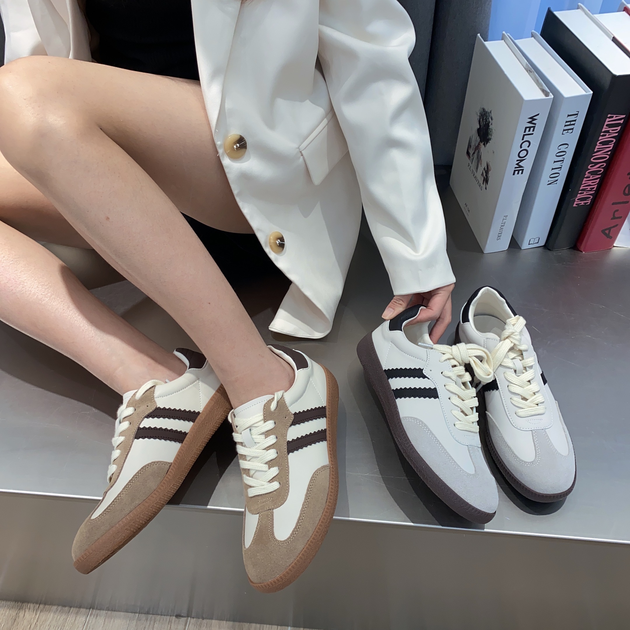 Retro Chunky Sole Casual Sports Skate Shoes for Women Deerskin Trainers 2023 Spring
